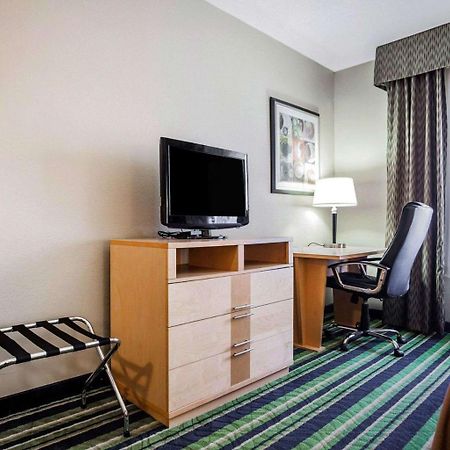 Comfort Inn Kansas City / Airport Exterior foto