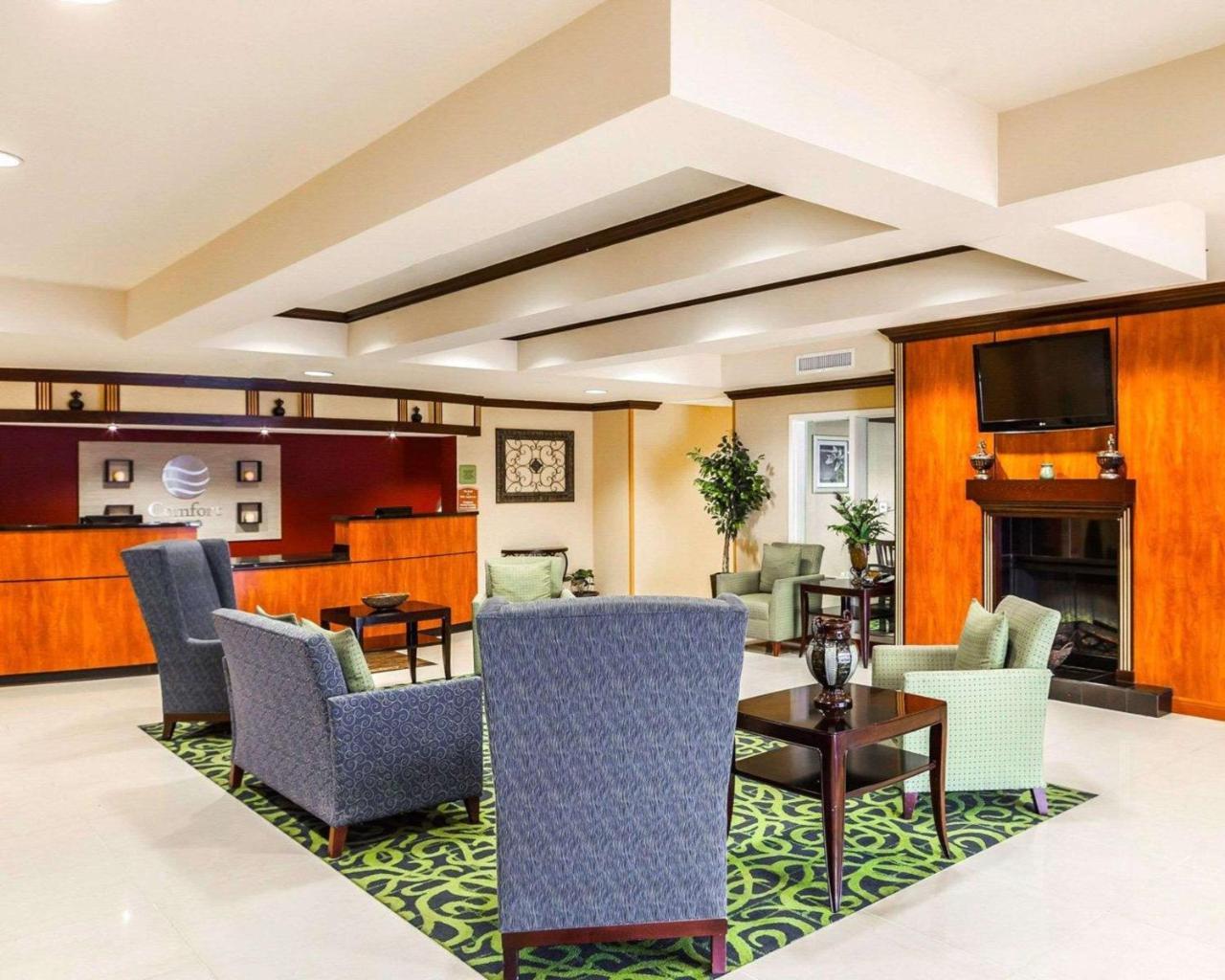 Comfort Inn Kansas City / Airport Exterior foto