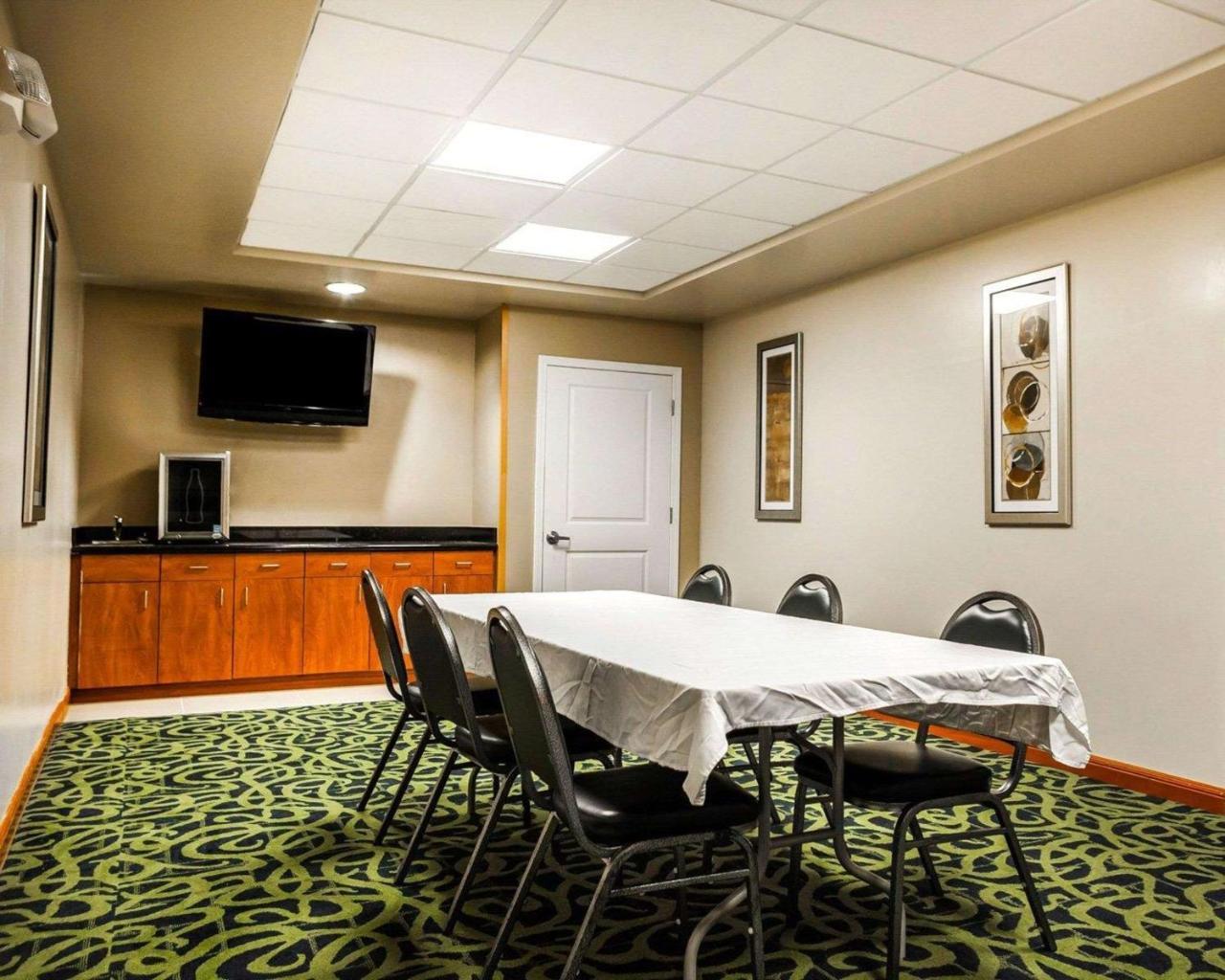Comfort Inn Kansas City / Airport Exterior foto