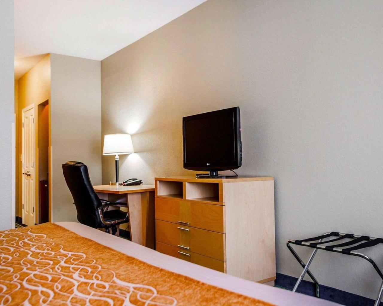 Comfort Inn Kansas City / Airport Exterior foto