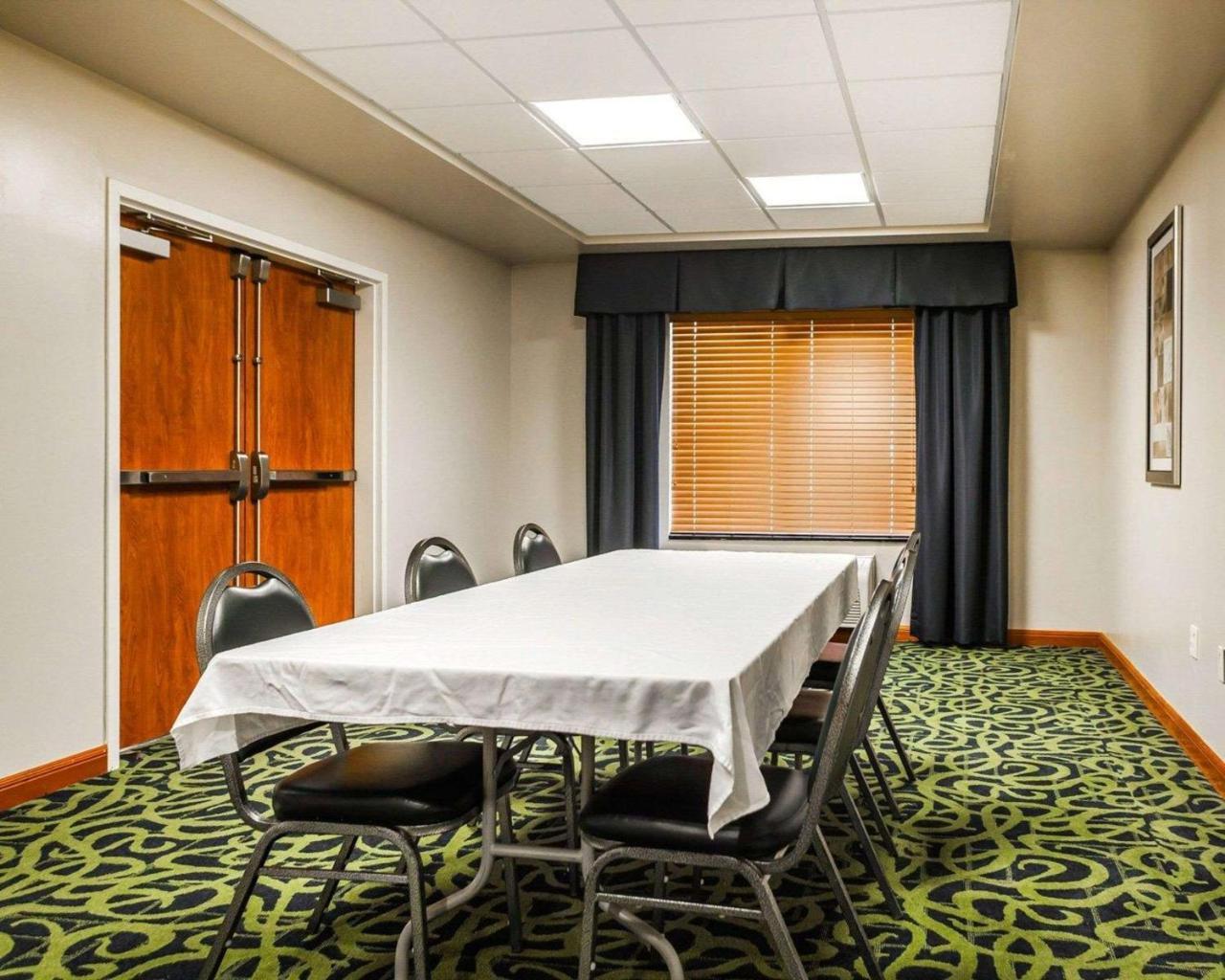 Comfort Inn Kansas City / Airport Exterior foto